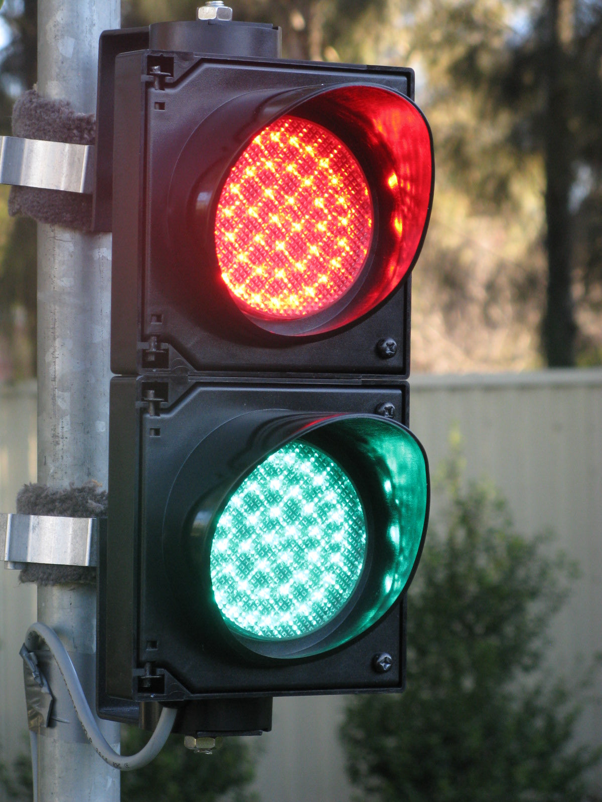 Maggylamp LED Traffic Light (100mm - 2 aspect, Red/Green, 12-24V DC)