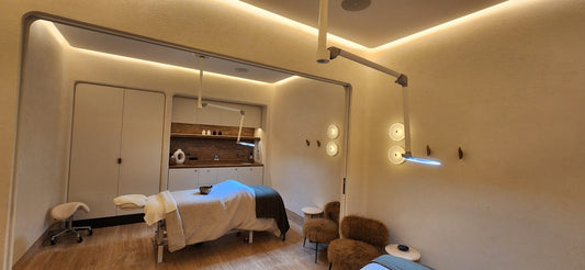 Ceiling Mounted Magnifying Light for skin clinics